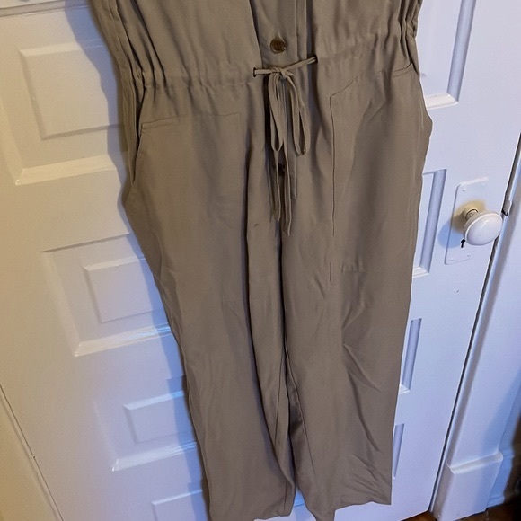Banana Republic jumpsuit - Picture 3 of 7